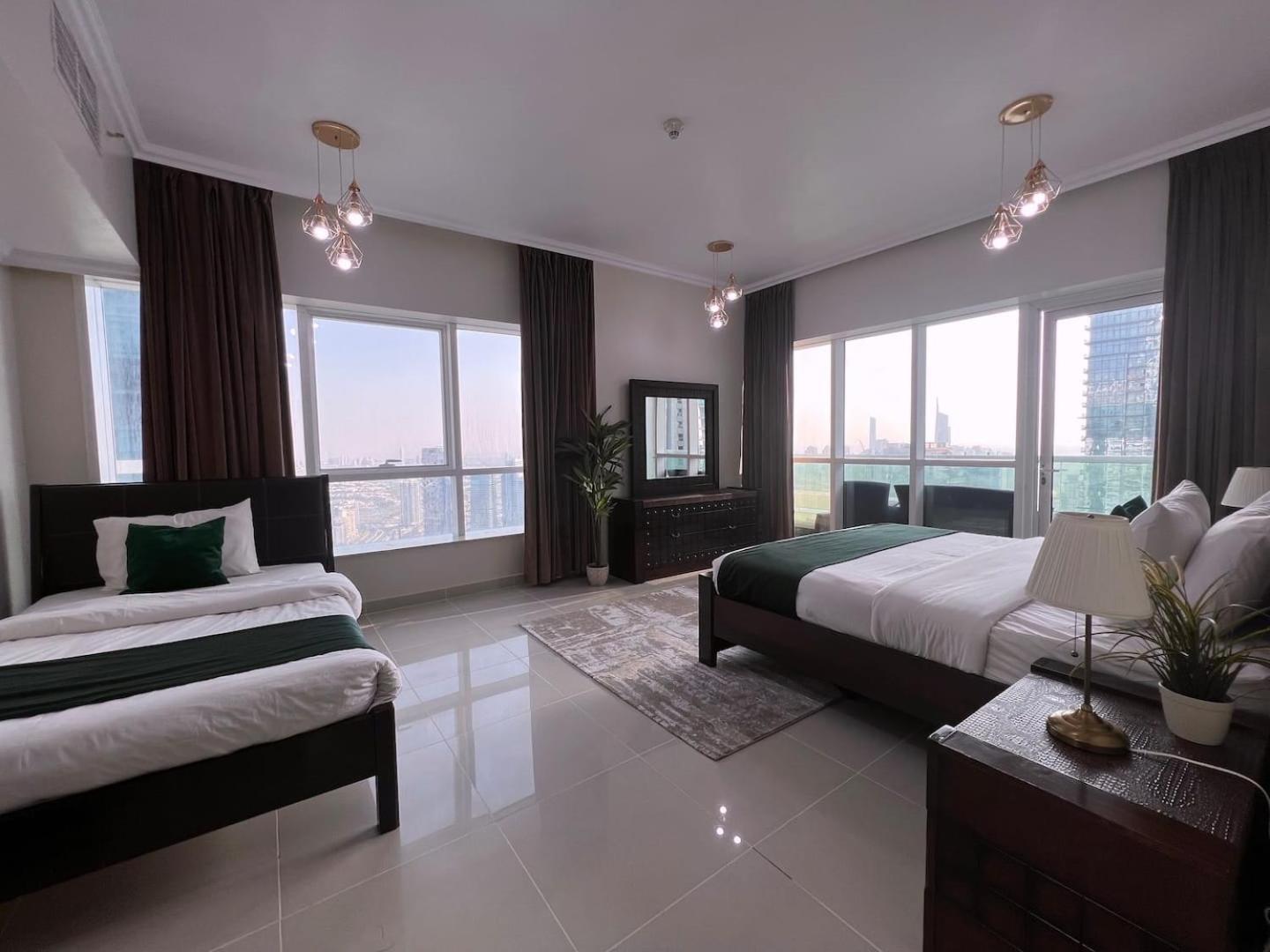 Two Continents Holiday Homes - Marina & Sea View 3 Bedrooms Apartment 迪拜 外观 照片